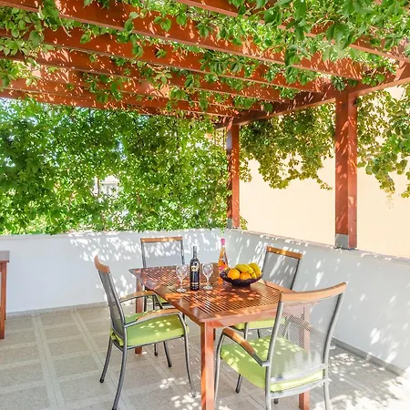 Two Olive Trees Апартаменты *