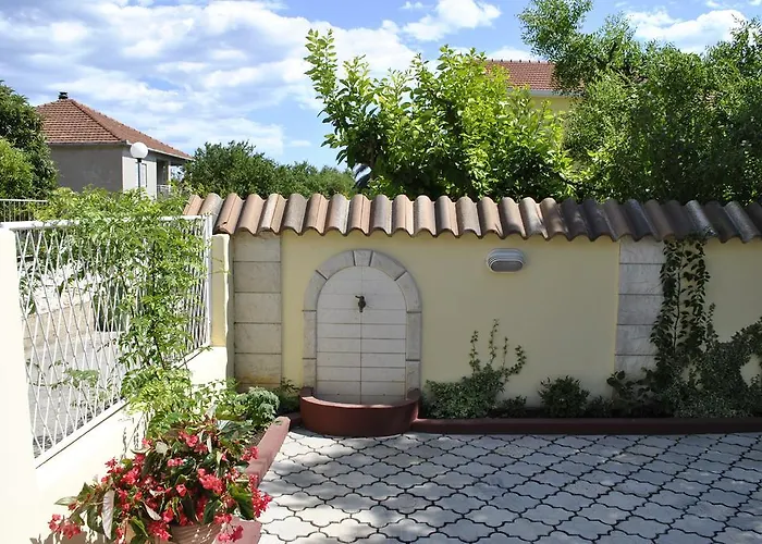 Two Olive Trees 아파트 *