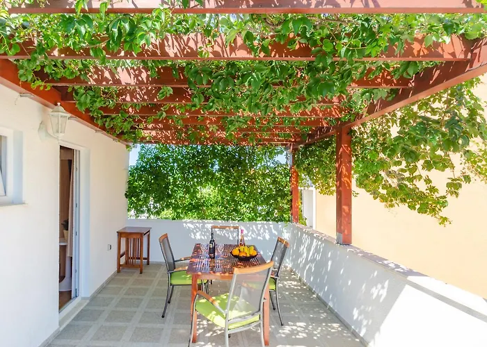 아파트 Two Olive Trees 오레비츠