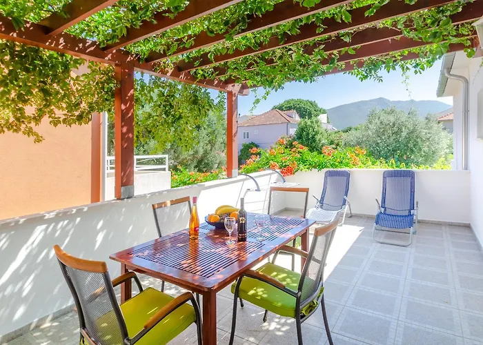 아파트 Two Olive Trees *